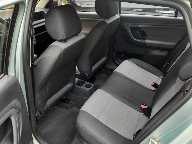 Зеленый Шкода Фабия, объемом двигателя 1.2 л и пробегом 168 тыс. км за 4400 $, фото 9 на Automoto.ua