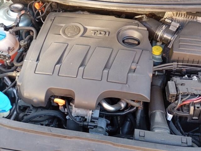 Зеленый Шкода Фабия, объемом двигателя 1.6 л и пробегом 245 тыс. км за 5200 $, фото 7 на Automoto.ua