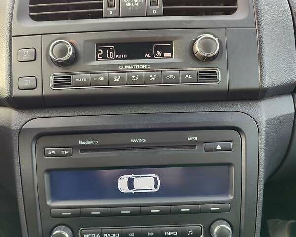 Зеленый Шкода Фабия, объемом двигателя 1.2 л и пробегом 193 тыс. км за 5500 $, фото 14 на Automoto.ua