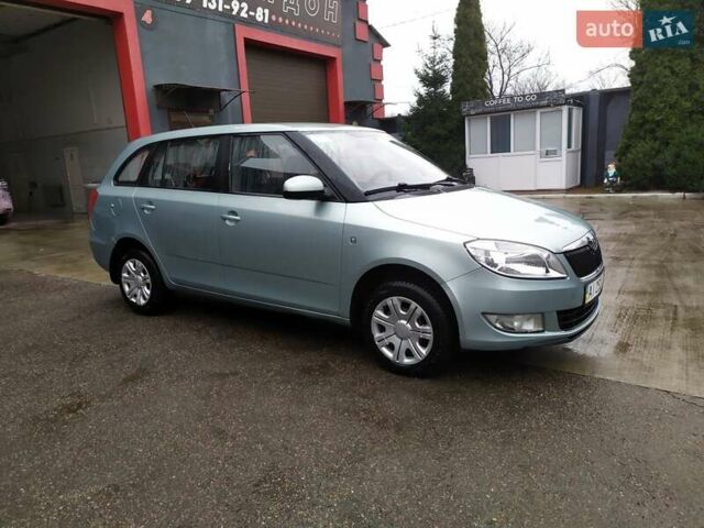 Зеленый Шкода Фабия, объемом двигателя 1.2 л и пробегом 230 тыс. км за 4500 $, фото 2 на Automoto.ua