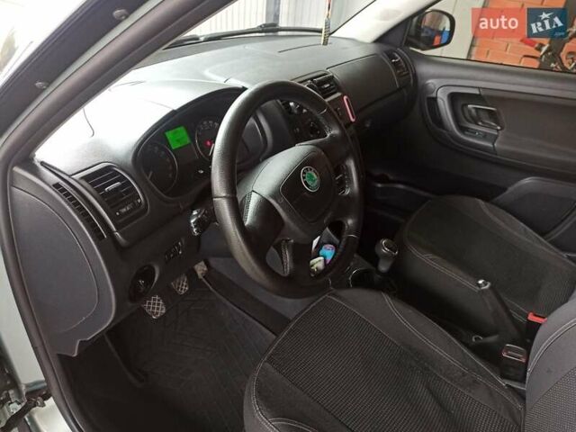Зеленый Шкода Фабия, объемом двигателя 1.2 л и пробегом 380 тыс. км за 6800 $, фото 11 на Automoto.ua