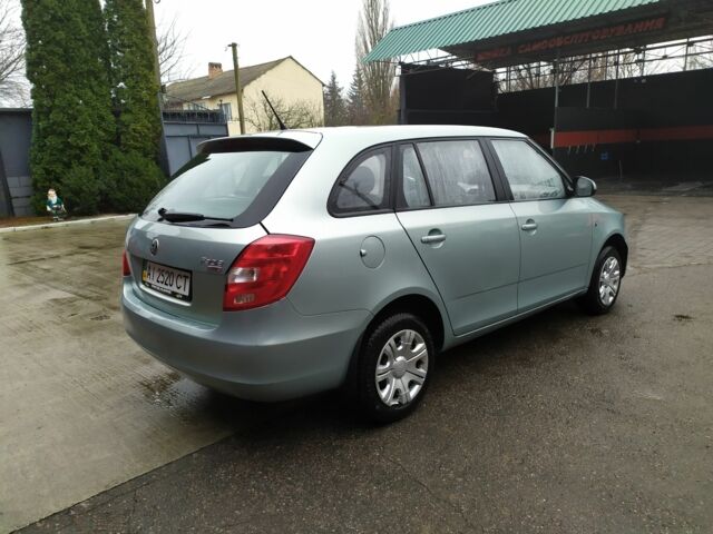 Зеленый Шкода Фабия, объемом двигателя 1.2 л и пробегом 230 тыс. км за 4500 $, фото 5 на Automoto.ua