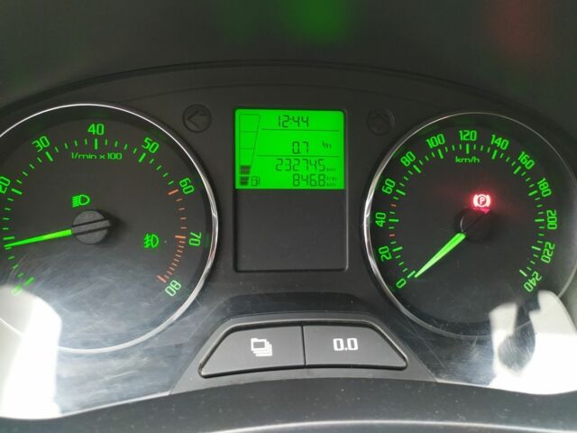 Зеленый Шкода Фабия, объемом двигателя 1.2 л и пробегом 230 тыс. км за 4500 $, фото 19 на Automoto.ua