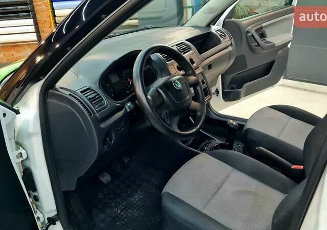 Зеленый Шкода Фабия, объемом двигателя 1.39 л и пробегом 357 тыс. км за 3200 $, фото 8 на Automoto.ua