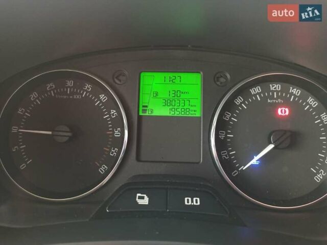 Зеленый Шкода Фабия, объемом двигателя 1.2 л и пробегом 380 тыс. км за 6800 $, фото 6 на Automoto.ua