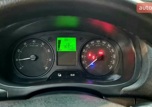 Зеленый Шкода Фабия, объемом двигателя 1.39 л и пробегом 357 тыс. км за 3200 $, фото 7 на Automoto.ua