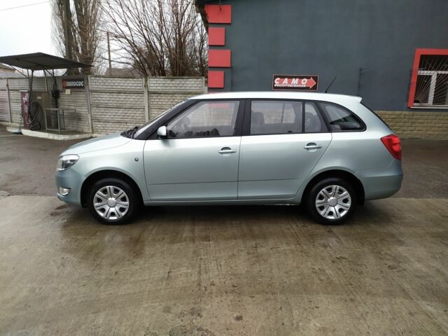 Зеленый Шкода Фабия, объемом двигателя 1.2 л и пробегом 230 тыс. км за 4500 $, фото 1 на Automoto.ua