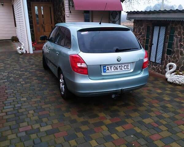 Зеленый Шкода Фабия, объемом двигателя 1.2 л и пробегом 380 тыс. км за 6800 $, фото 1 на Automoto.ua