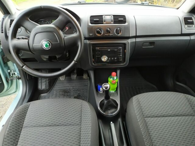 Зеленый Шкода Фабия, объемом двигателя 1.2 л и пробегом 230 тыс. км за 4500 $, фото 10 на Automoto.ua