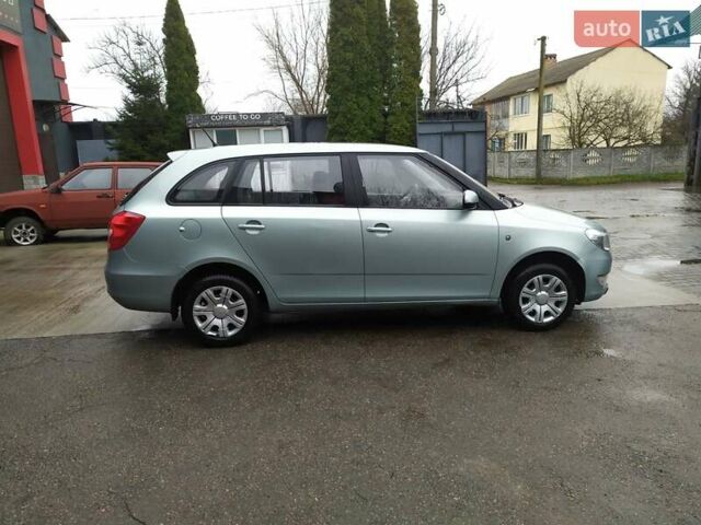 Зеленый Шкода Фабия, объемом двигателя 1.2 л и пробегом 230 тыс. км за 4500 $, фото 3 на Automoto.ua