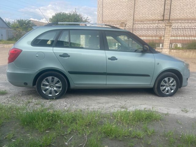Зеленый Шкода Фабия, объемом двигателя 1.2 л и пробегом 187 тыс. км за 5300 $, фото 5 на Automoto.ua