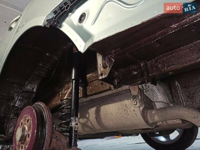 Зеленый Шкода Фабия, объемом двигателя 1.2 л и пробегом 380 тыс. км за 6800 $, фото 19 на Automoto.ua
