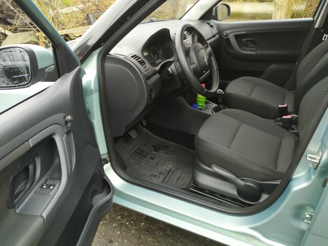 Зеленый Шкода Фабия, объемом двигателя 1.2 л и пробегом 230 тыс. км за 4500 $, фото 17 на Automoto.ua