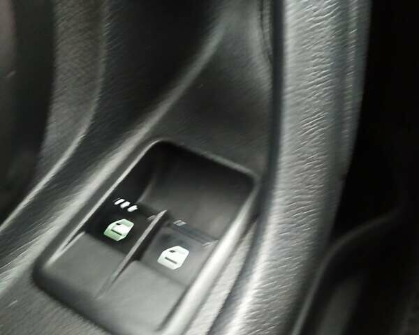 Зеленый Шкода Фабия, объемом двигателя 1.2 л и пробегом 230 тыс. км за 4500 $, фото 17 на Automoto.ua