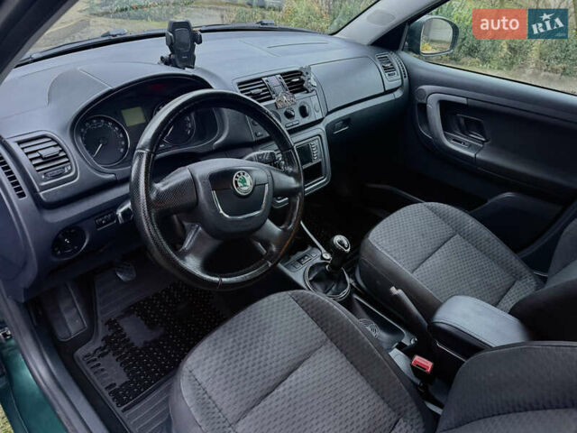 Зелений Шкода Фабія, об'ємом двигуна 1.6 л та пробігом 245 тис. км за 5300 $, фото 9 на Automoto.ua