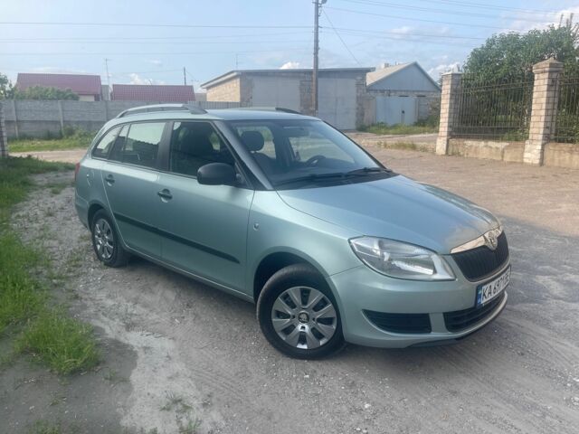 Зеленый Шкода Фабия, объемом двигателя 1.2 л и пробегом 187 тыс. км за 5300 $, фото 1 на Automoto.ua