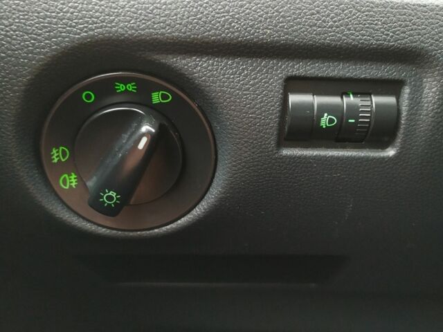 Зеленый Шкода Фабия, объемом двигателя 1.2 л и пробегом 230 тыс. км за 4500 $, фото 12 на Automoto.ua