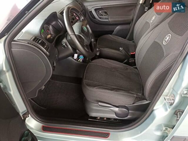Зеленый Шкода Фабия, объемом двигателя 1.2 л и пробегом 380 тыс. км за 6800 $, фото 13 на Automoto.ua