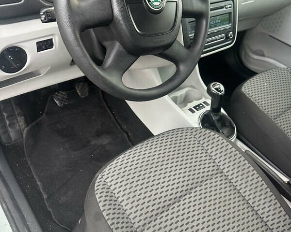 Зелений Шкода Фабія, об'ємом двигуна 1.2 л та пробігом 200 тис. км за 5222 $, фото 10 на Automoto.ua