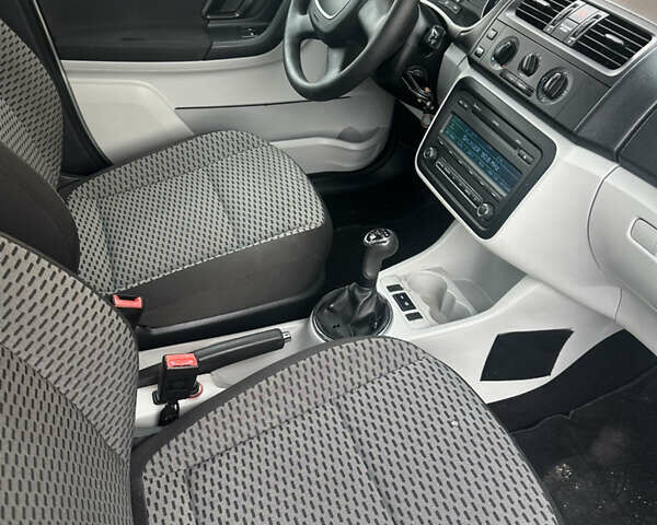 Зелений Шкода Фабія, об'ємом двигуна 1.2 л та пробігом 200 тис. км за 5222 $, фото 8 на Automoto.ua