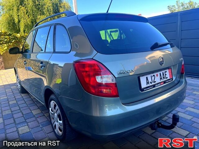 Зеленый Шкода Фабия, объемом двигателя 1.4 л и пробегом 190 тыс. км за 6900 $, фото 4 на Automoto.ua