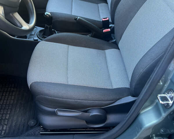 Зелений Шкода Фабія, об'ємом двигуна 1.39 л та пробігом 191 тис. км за 6500 $, фото 32 на Automoto.ua