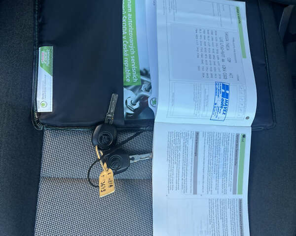 Зелений Шкода Фабія, об'ємом двигуна 1.39 л та пробігом 191 тис. км за 6500 $, фото 19 на Automoto.ua