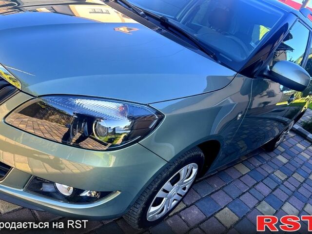 Зеленый Шкода Фабия, объемом двигателя 1.4 л и пробегом 190 тыс. км за 6900 $, фото 12 на Automoto.ua