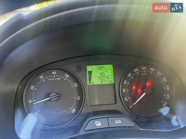 Зелений Шкода Фабія, об'ємом двигуна 1.39 л та пробігом 191 тис. км за 6500 $, фото 30 на Automoto.ua