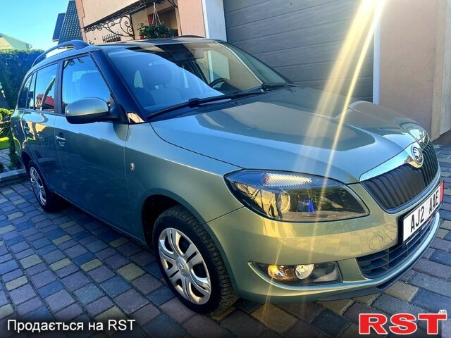 Зеленый Шкода Фабия, объемом двигателя 1.4 л и пробегом 190 тыс. км за 6900 $, фото 2 на Automoto.ua