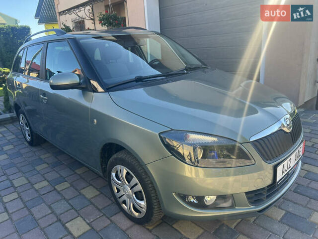 Зелений Шкода Фабія, об'ємом двигуна 1.39 л та пробігом 191 тис. км за 6500 $, фото 4 на Automoto.ua