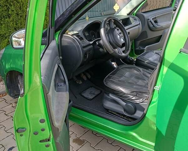Зелений Шкода Фабія, об'ємом двигуна 1.6 л та пробігом 216 тис. км за 6700 $, фото 21 на Automoto.ua