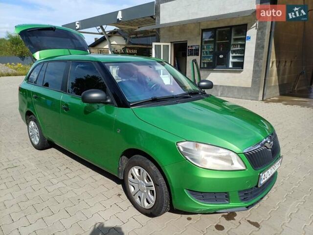 Зелений Шкода Фабія, об'ємом двигуна 1.6 л та пробігом 216 тис. км за 6700 $, фото 5 на Automoto.ua