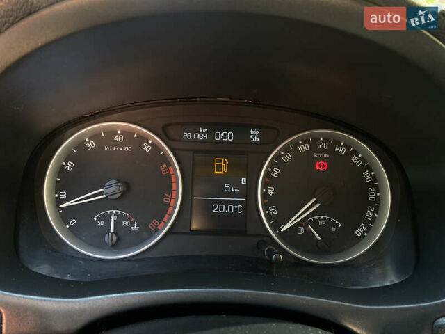 Помаранчевий Шкода Фабія, об'ємом двигуна 1.6 л та пробігом 280 тис. км за 4250 $, фото 21 на Automoto.ua