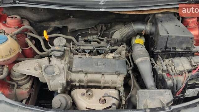 Оранжевый Шкода Фабия, объемом двигателя 1.2 л и пробегом 270 тыс. км за 3000 $, фото 12 на Automoto.ua