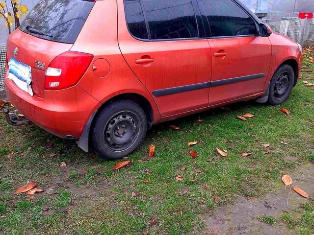 Оранжевый Шкода Фабия, объемом двигателя 1.4 л и пробегом 247 тыс. км за 3490 $, фото 7 на Automoto.ua