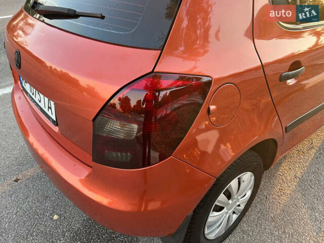 Помаранчевий Шкода Фабія, об'ємом двигуна 1.2 л та пробігом 237 тис. км за 4500 $, фото 17 на Automoto.ua