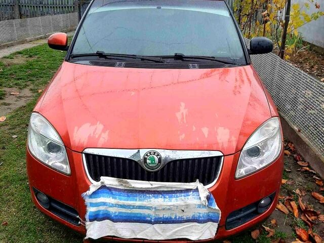 Оранжевый Шкода Фабия, объемом двигателя 1.4 л и пробегом 247 тыс. км за 3490 $, фото 3 на Automoto.ua