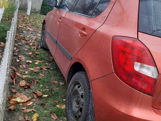 Оранжевый Шкода Фабия, объемом двигателя 1.4 л и пробегом 247 тыс. км за 3490 $, фото 3 на Automoto.ua