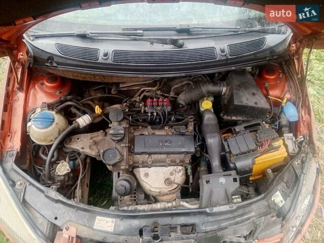 Оранжевый Шкода Фабия, объемом двигателя 1.2 л и пробегом 366 тыс. км за 1600 $, фото 10 на Automoto.ua