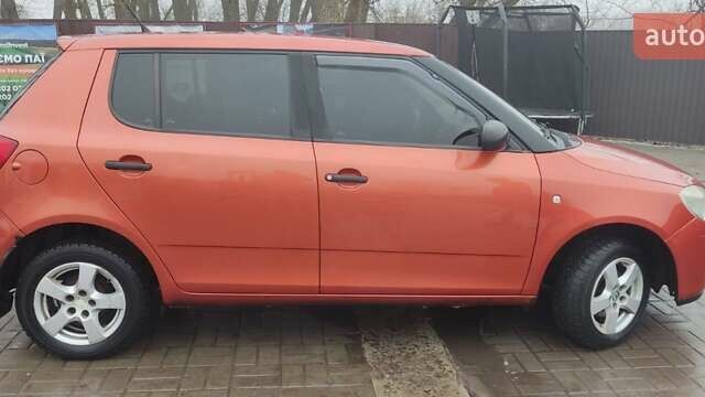 Оранжевый Шкода Фабия, объемом двигателя 1.2 л и пробегом 270 тыс. км за 3000 $, фото 3 на Automoto.ua