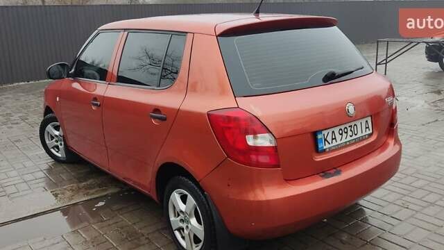 Оранжевый Шкода Фабия, объемом двигателя 1.2 л и пробегом 270 тыс. км за 3000 $, фото 5 на Automoto.ua
