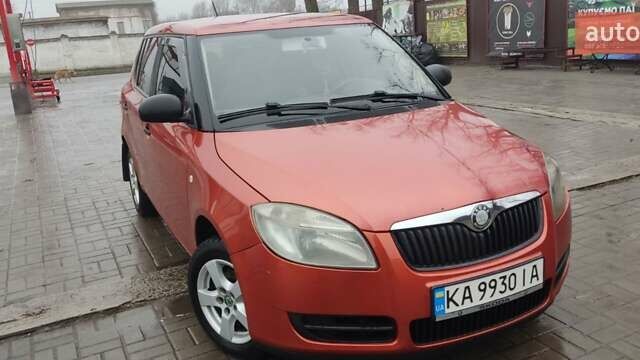 Оранжевый Шкода Фабия, объемом двигателя 1.2 л и пробегом 270 тыс. км за 3000 $, фото 2 на Automoto.ua