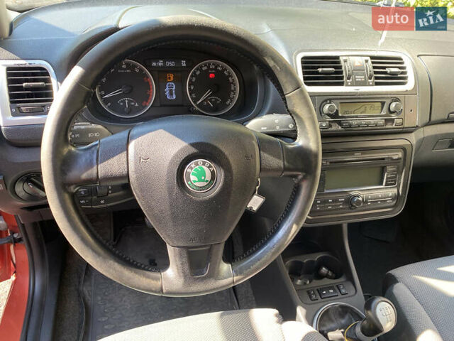 Помаранчевий Шкода Фабія, об'ємом двигуна 1.6 л та пробігом 280 тис. км за 4250 $, фото 20 на Automoto.ua