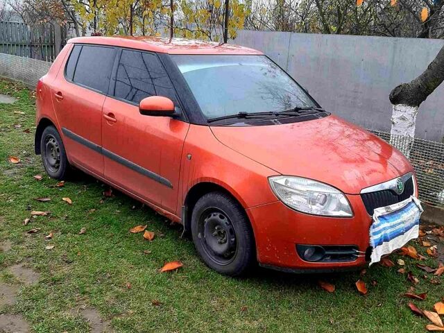 Оранжевый Шкода Фабия, объемом двигателя 1.4 л и пробегом 247 тыс. км за 3490 $, фото 2 на Automoto.ua