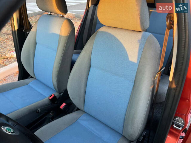 Помаранчевий Шкода Фабія, об'ємом двигуна 1.2 л та пробігом 237 тис. км за 4500 $, фото 28 на Automoto.ua