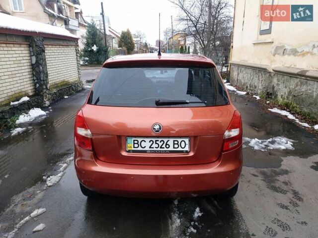 Помаранчевий Шкода Фабія, об'ємом двигуна 1.6 л та пробігом 325 тис. км за 3550 $, фото 12 на Automoto.ua