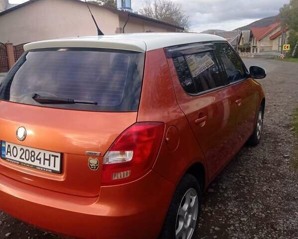 Помаранчевий Шкода Фабія, об'ємом двигуна 1.6 л та пробігом 300 тис. км за 3700 $, фото 7 на Automoto.ua