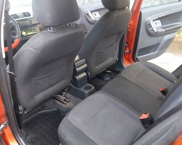Помаранчевий Шкода Фабія, об'ємом двигуна 1.6 л та пробігом 325 тис. км за 3550 $, фото 23 на Automoto.ua