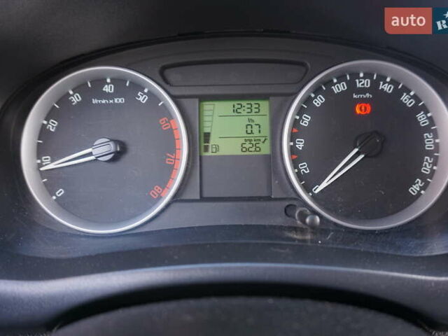 Шкода Фабия 2008 в Львове на Automoto.ua Оранжевый Шкода Фабия, объемом двигателя 1.39 л и пробегом 158 тыс. км за 6200 $, фото 14 на Automoto.ua